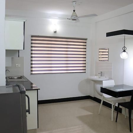 Hotel Uthradam Towers à Thiruvananthapuram Extérieur photo