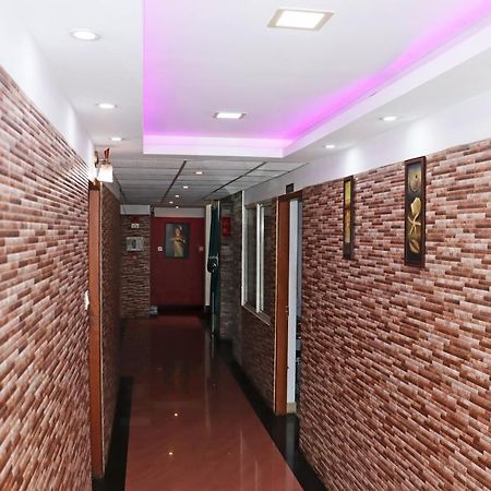 Hotel Uthradam Towers à Thiruvananthapuram Extérieur photo